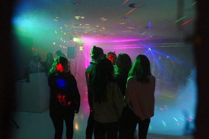 iga-disco1.jpg iga-disco1.jpg